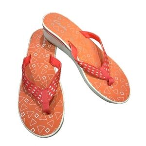 Clarks Women’s Stylish Orange and Coral Flip-Flops with a wedge Size 9